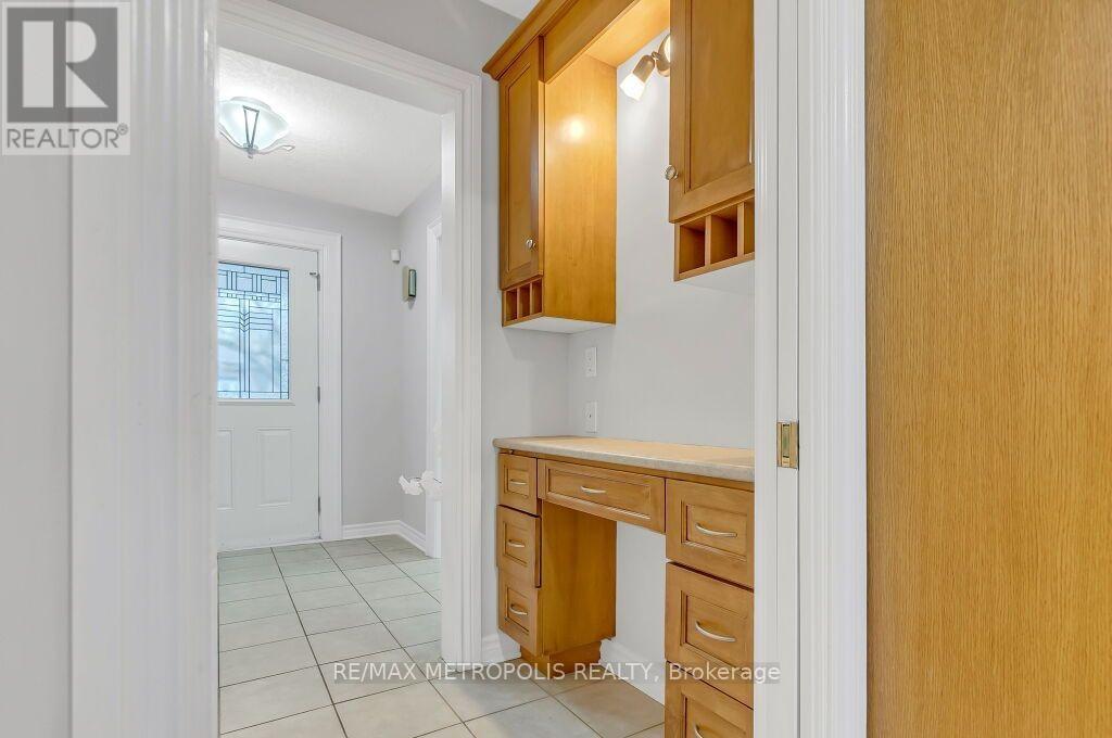 100 Warren Road, Kitchener, ON - Indoor Photo Showing Other Room