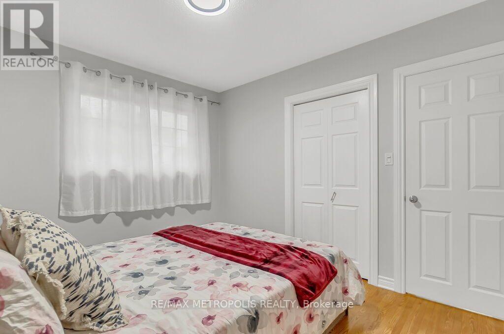 100 Warren Road, Kitchener, ON - Indoor Photo Showing Bedroom