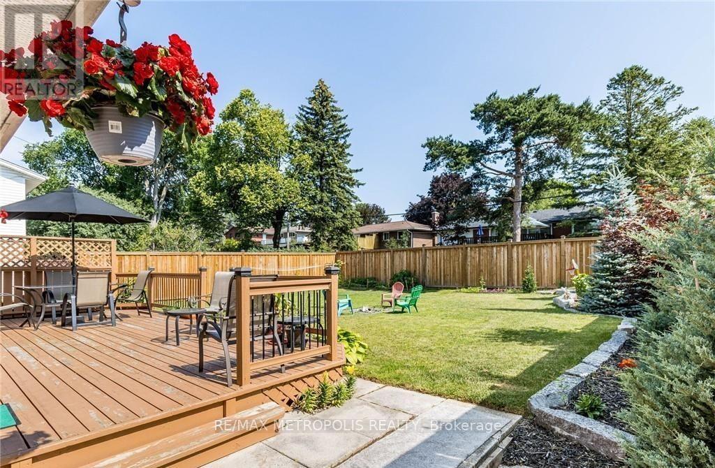 100 Warren Road, Kitchener, ON - Outdoor With Deck Patio Veranda With Backyard