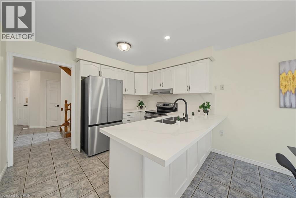 11 Sedona Court, Hamilton, ON - Indoor Photo Showing Kitchen With Double Sink