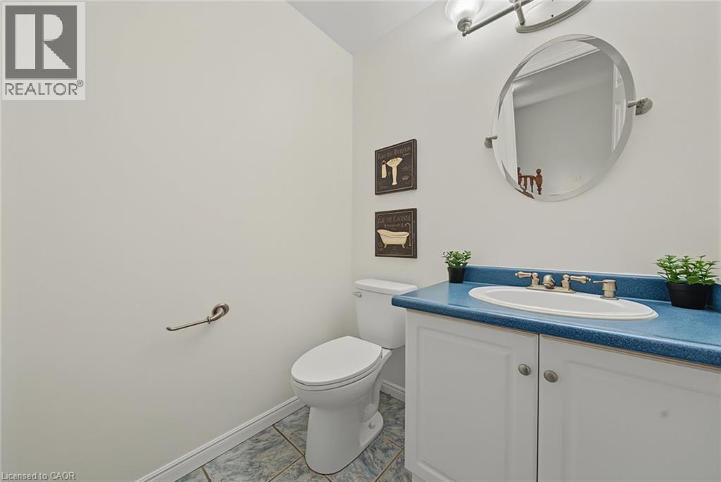 11 Sedona Court, Hamilton, ON - Indoor Photo Showing Bathroom