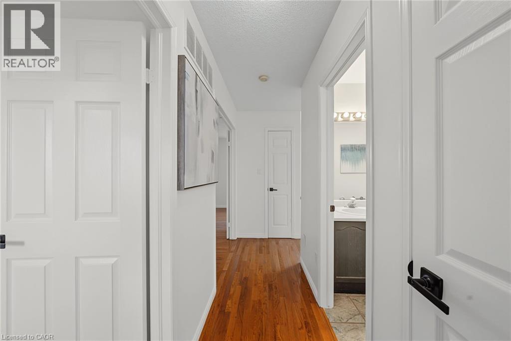 11 Sedona Court, Hamilton, ON - Indoor Photo Showing Other Room