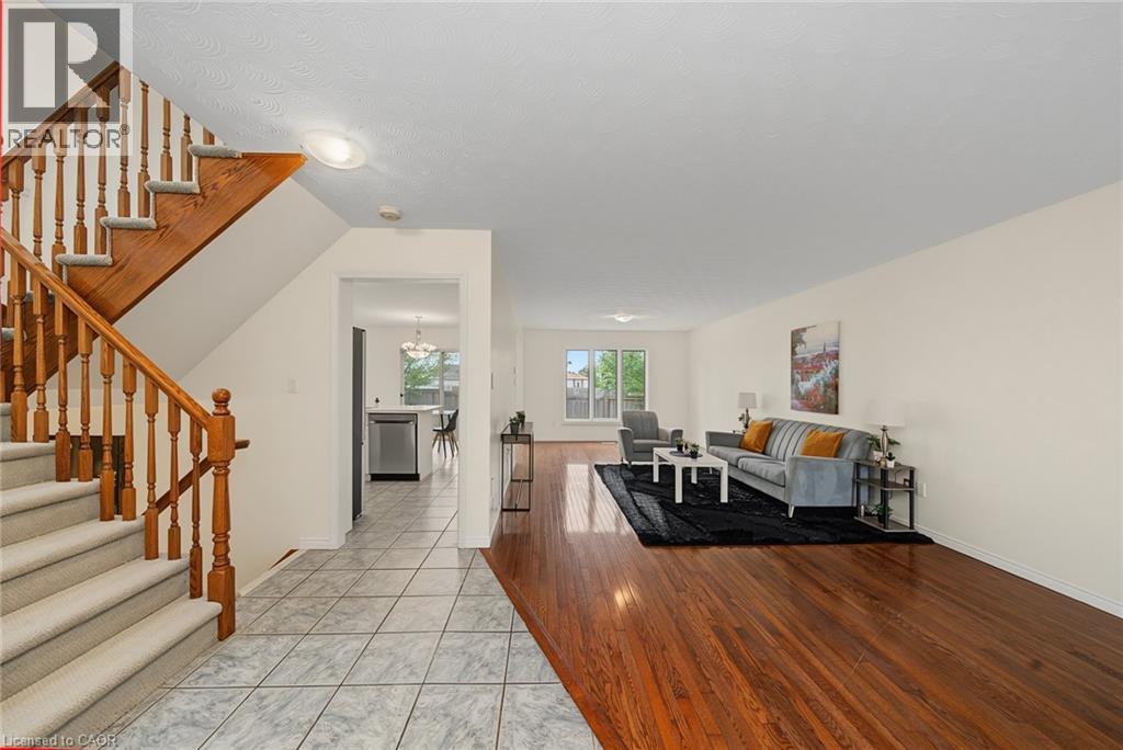 11 Sedona Court, Hamilton, ON - Indoor Photo Showing Other Room