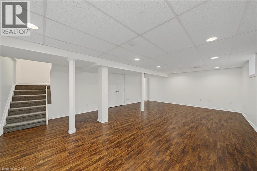 11 Sedona Court, Hamilton, ON - Indoor Photo Showing Other Room