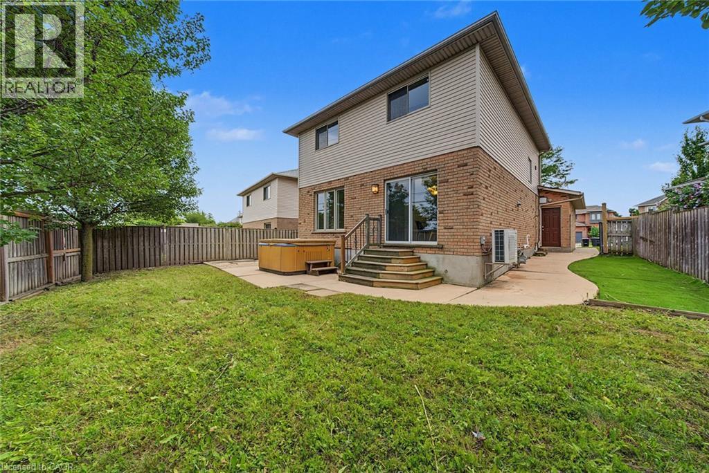 11 Sedona Court, Hamilton, ON - Outdoor