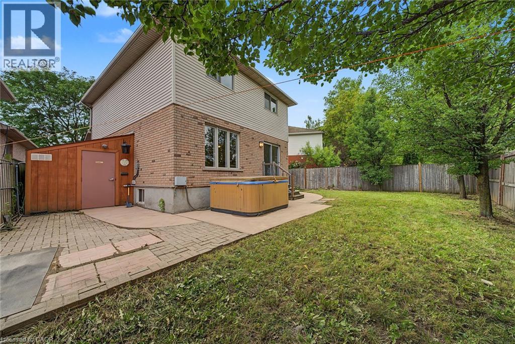 11 Sedona Court, Hamilton, ON - Outdoor