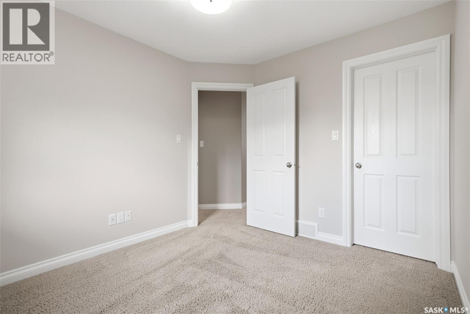 837 Connaught Street, Regina, SK - Indoor