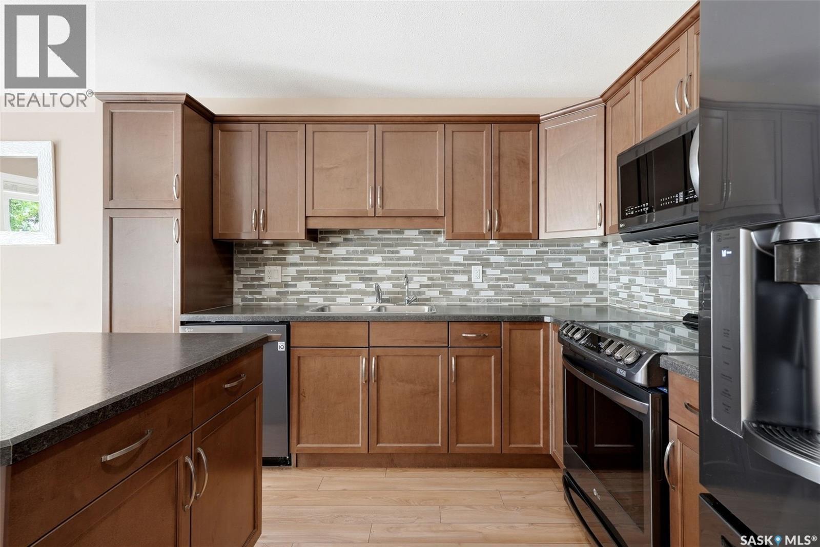 837 Connaught Street, Regina, SK - Indoor Photo Showing Kitchen