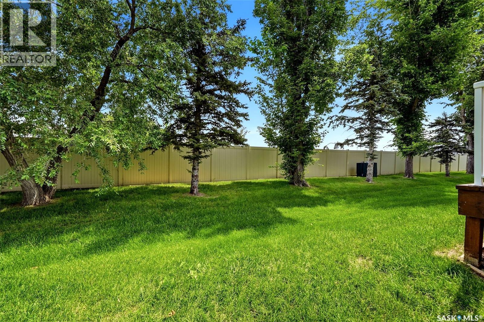837 Connaught Street, Regina, SK - Outdoor With Backyard