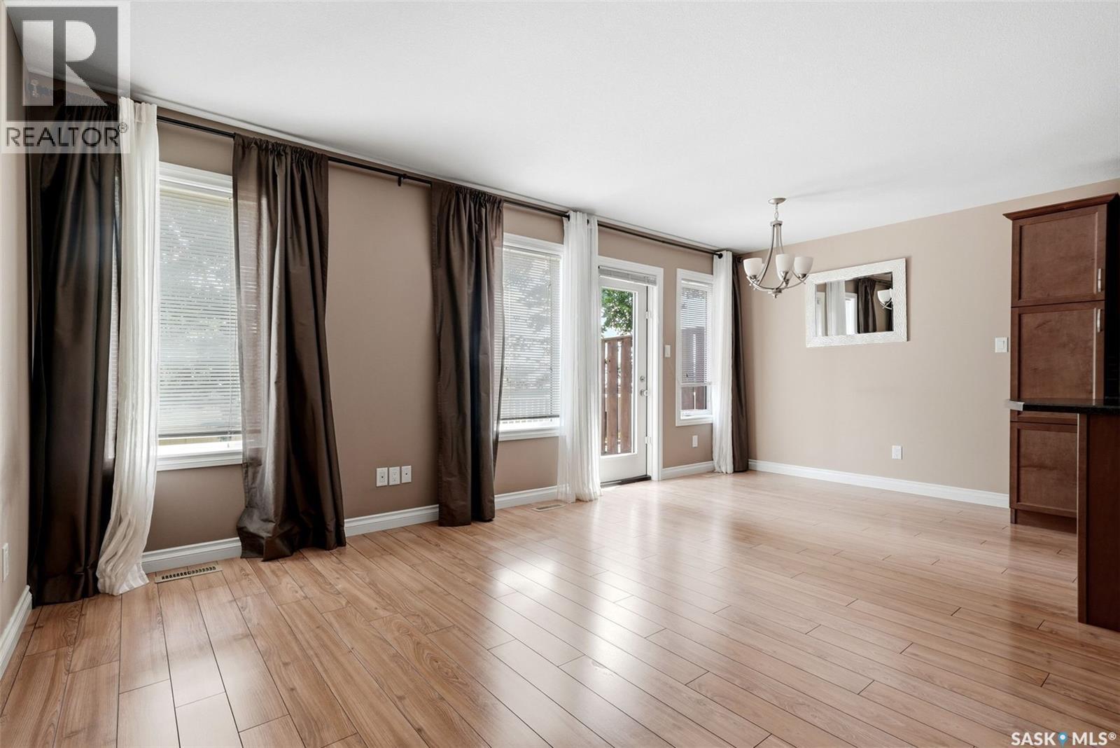 837 Connaught Street, Regina, SK - Indoor
