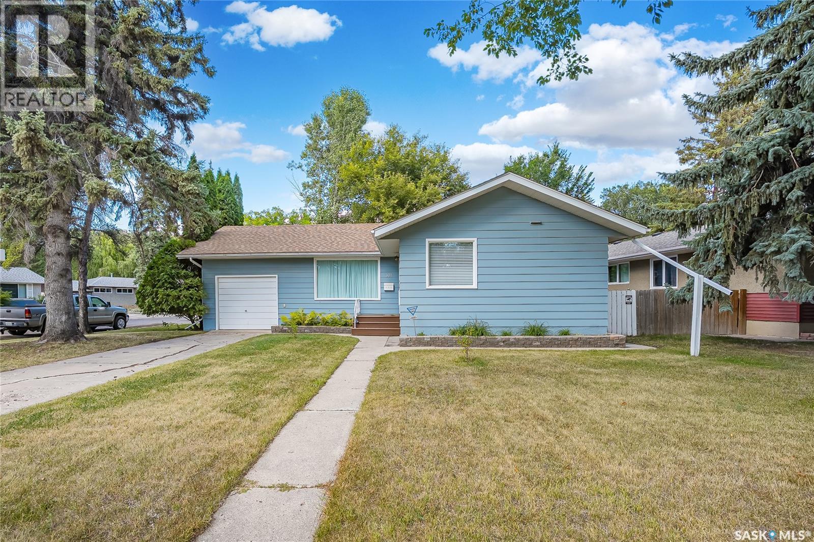 301 Cascade Street, Saskatoon, SK - Outdoor