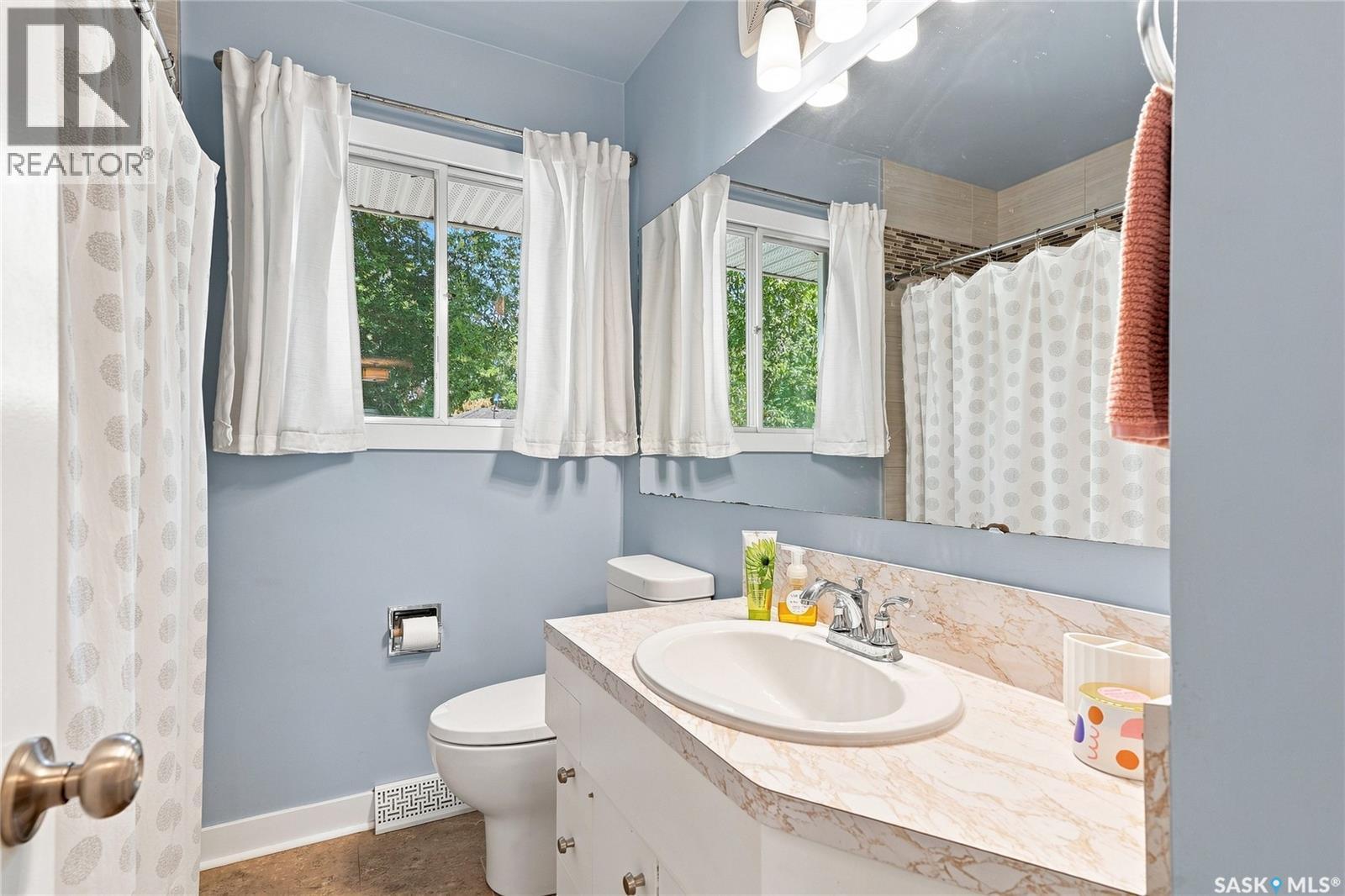 301 Cascade Street, Saskatoon, SK - Indoor Photo Showing Bathroom