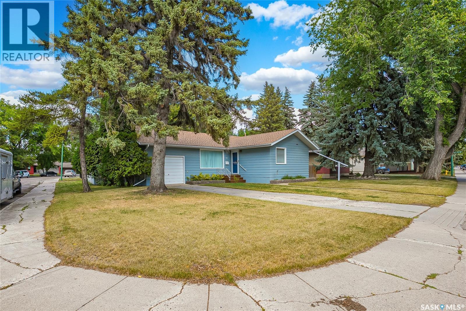 301 Cascade Street, Saskatoon, SK - Outdoor