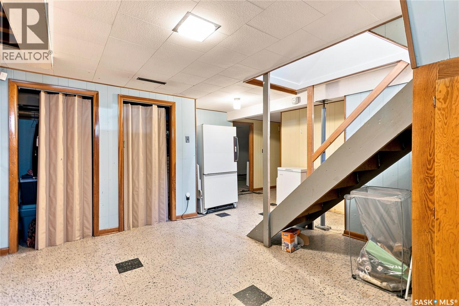 301 Cascade Street, Saskatoon, SK - Indoor