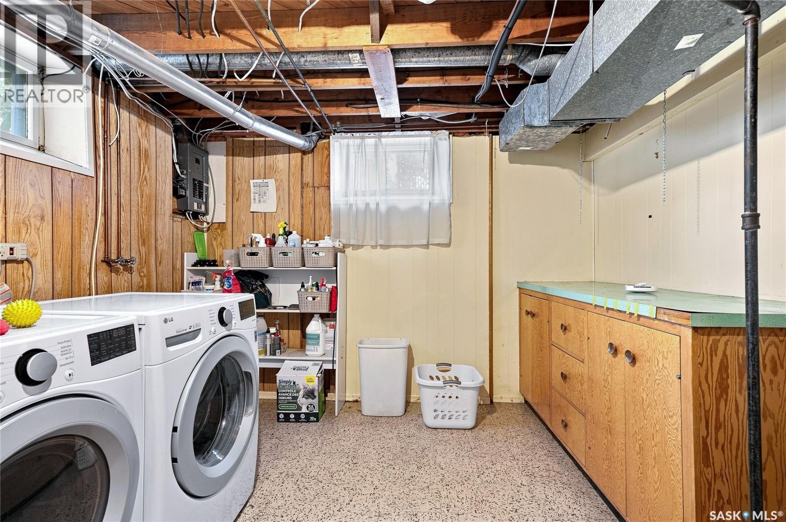 301 Cascade Street, Saskatoon, SK - Indoor Photo Showing Laundry Room