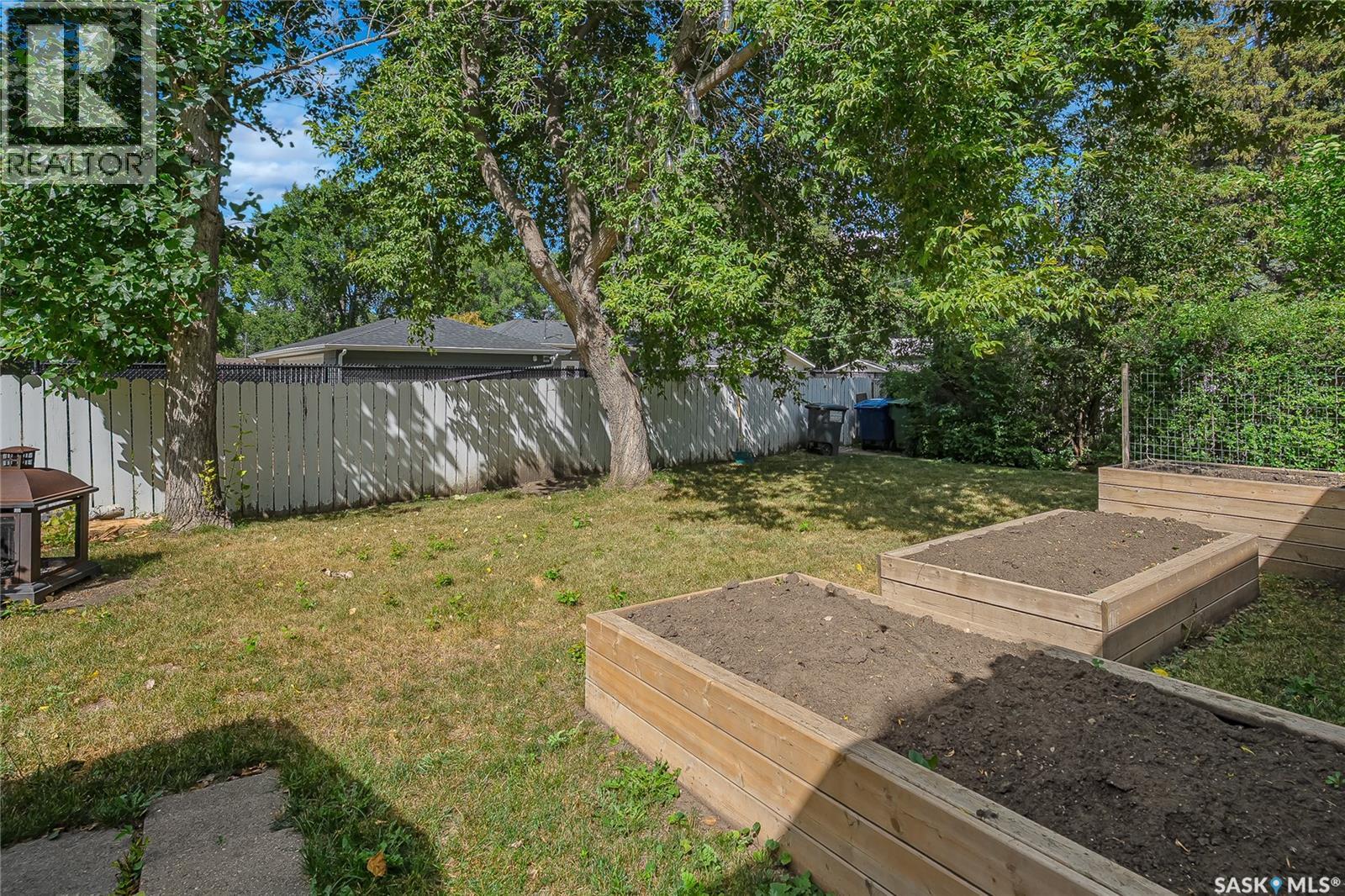301 Cascade Street, Saskatoon, SK - Outdoor