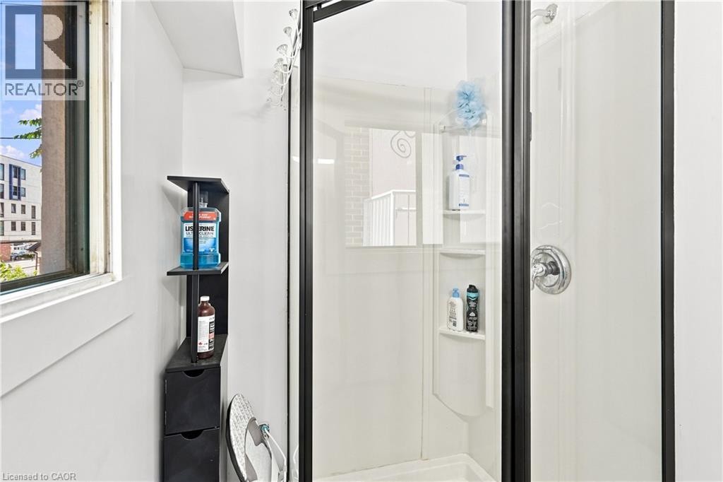 463 Dunsmure Road, Hamilton, ON - Indoor Photo Showing Bathroom