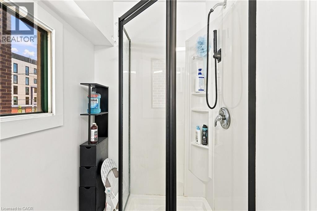 463 Dunsmure Road, Hamilton, ON - Indoor Photo Showing Bathroom