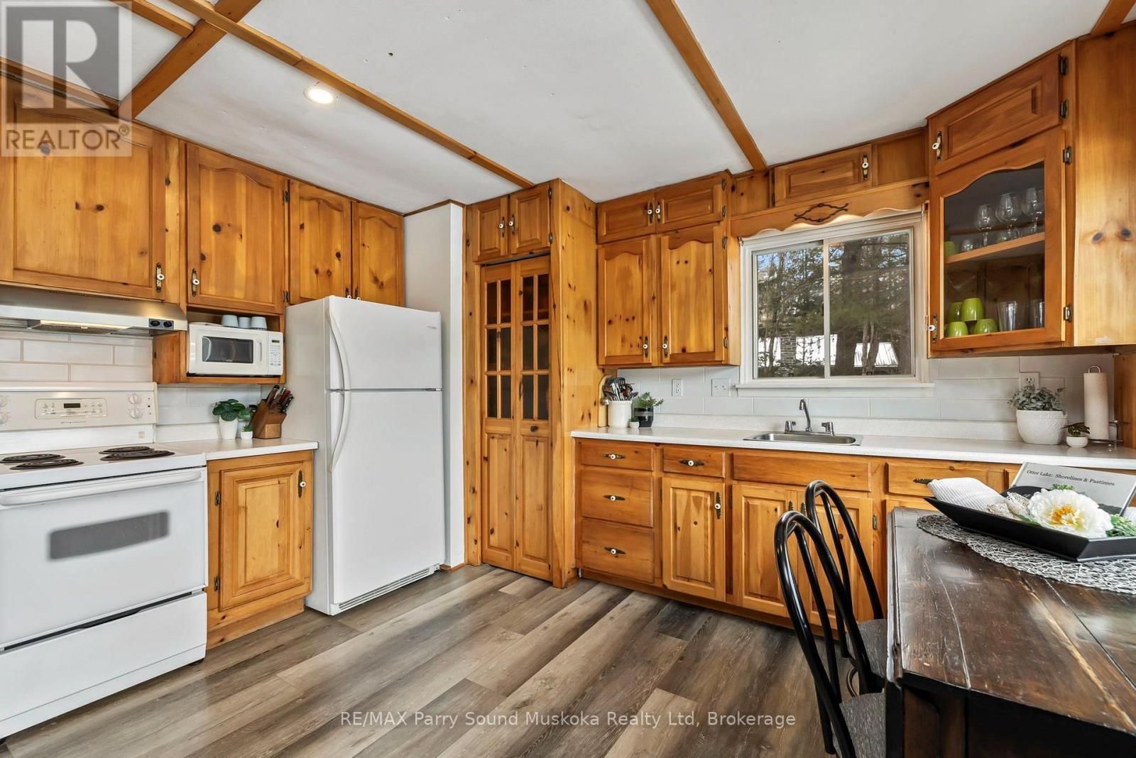 4 Post Lane, Seguin, ON - Indoor Photo Showing Kitchen