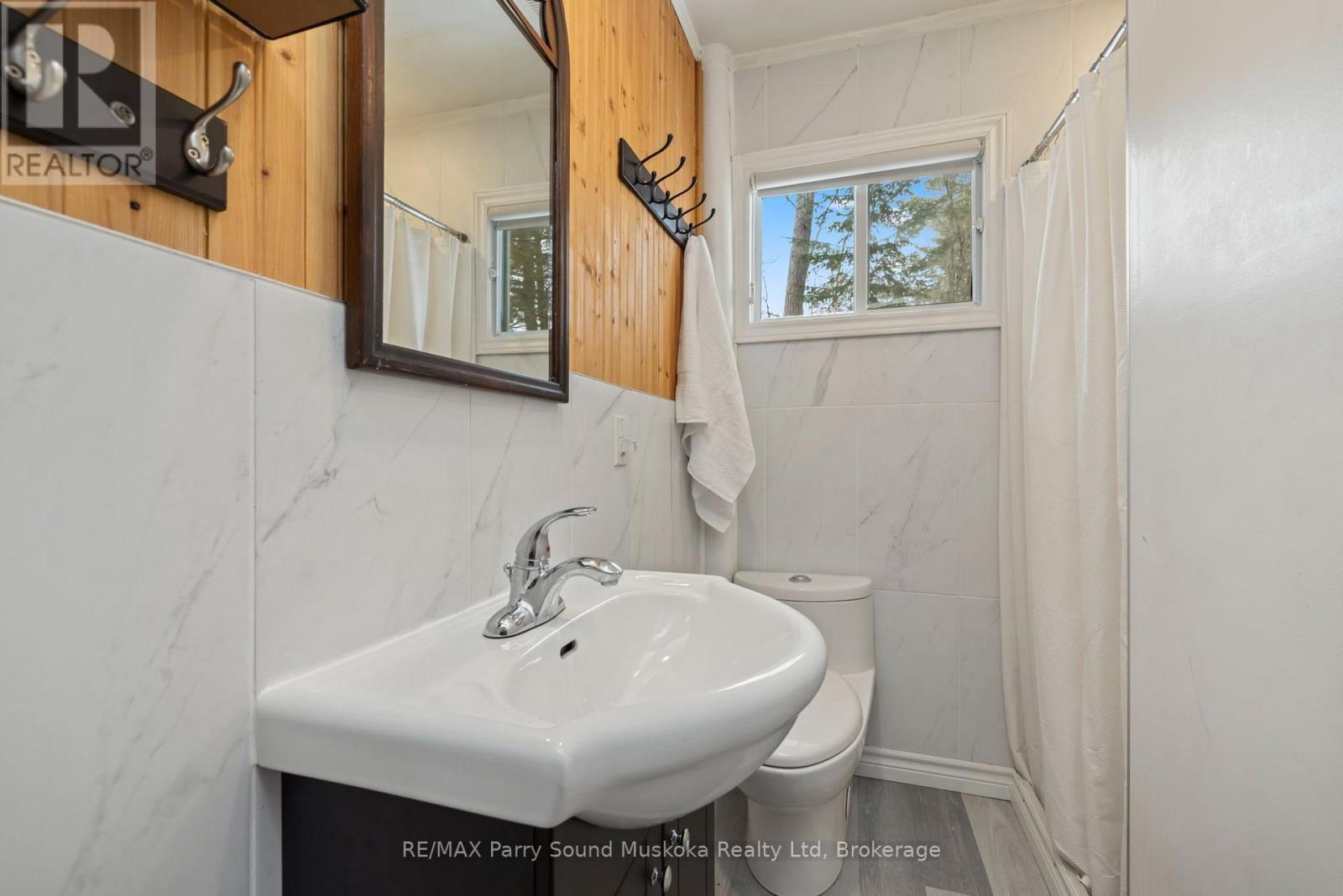 Updated 3 pc bath - 4 Post Lane, Seguin, ON - Indoor Photo Showing Bathroom