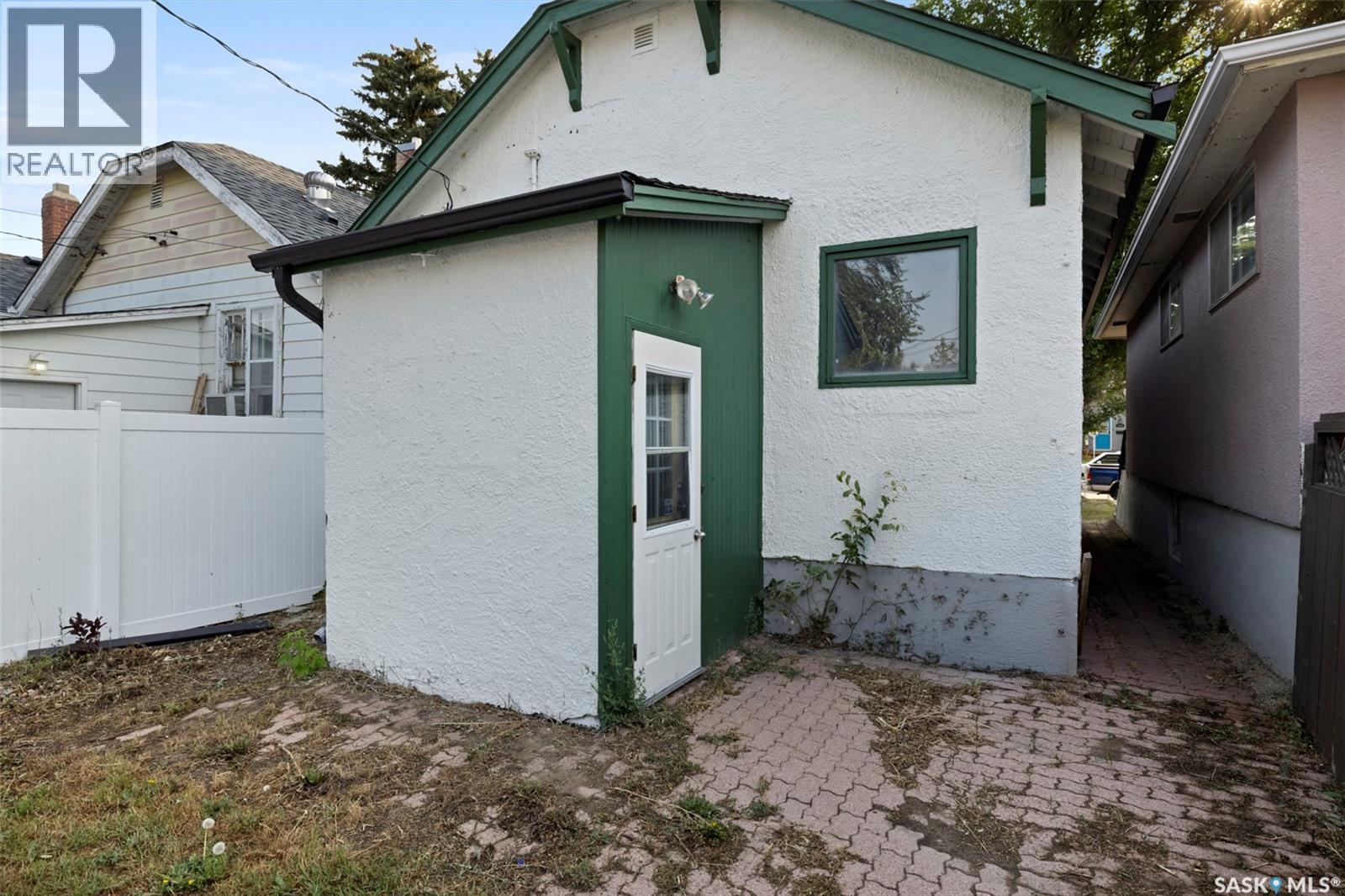 2458 Edgar Street, Regina, SK - Outdoor With Exterior