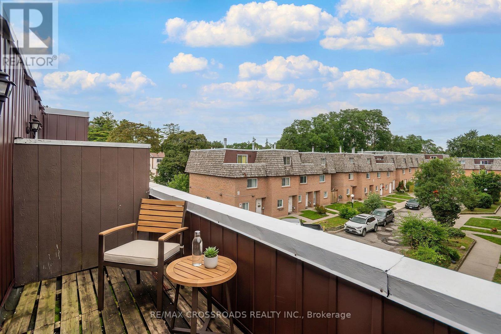 65 - 10 Rodda Boulevard, Toronto, ON - Outdoor