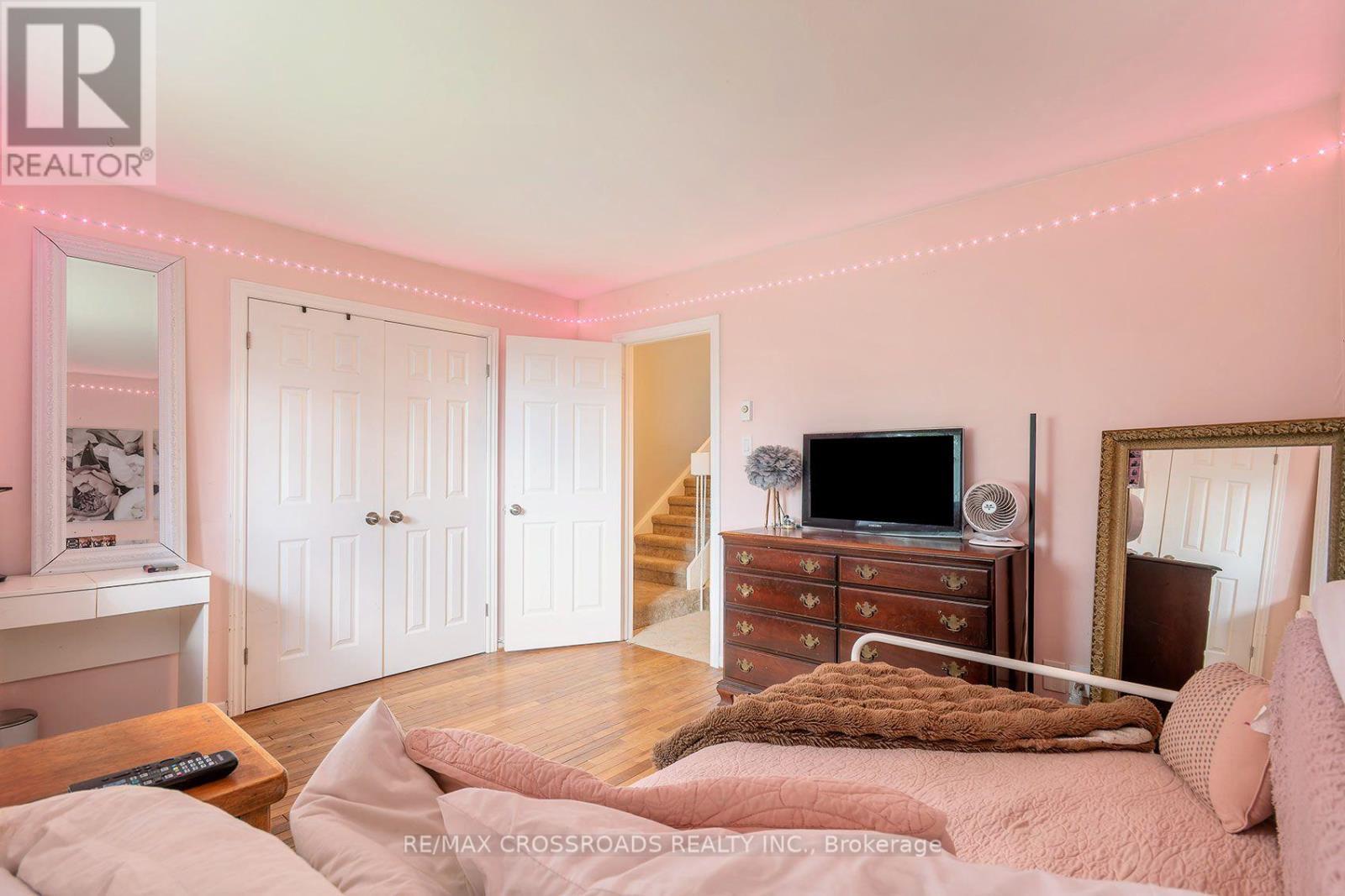 65 - 10 Rodda Boulevard, Toronto, ON - Indoor Photo Showing Bedroom