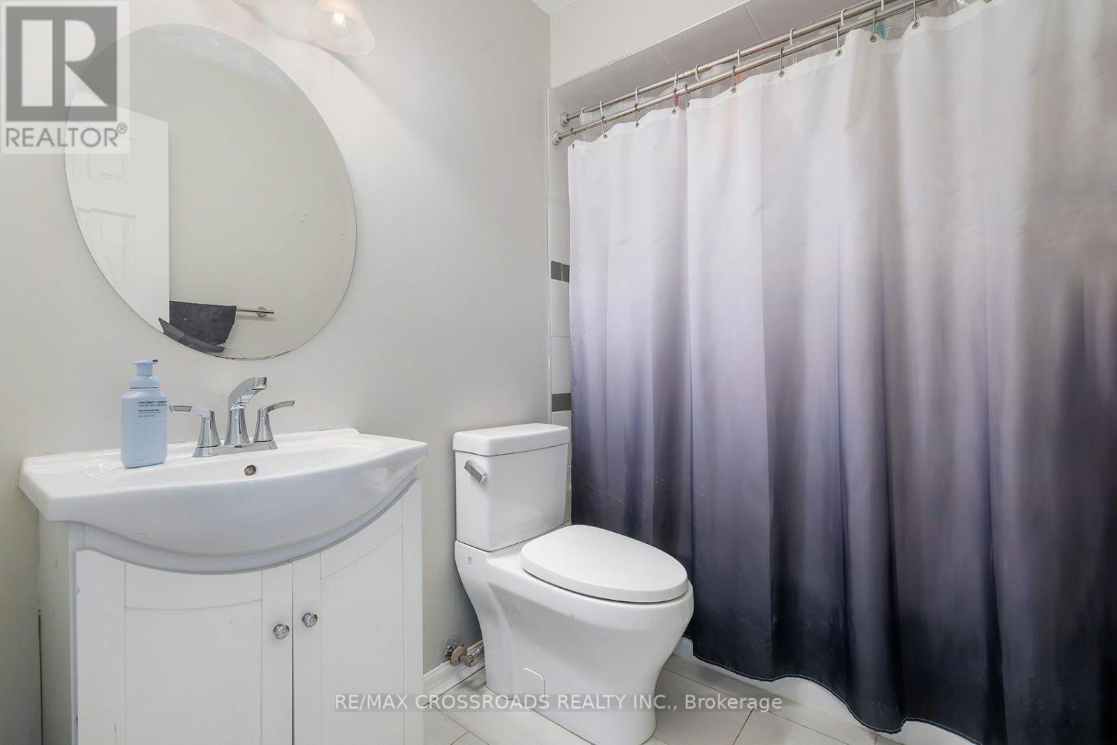 65 - 10 Rodda Boulevard, Toronto, ON - Indoor Photo Showing Bathroom