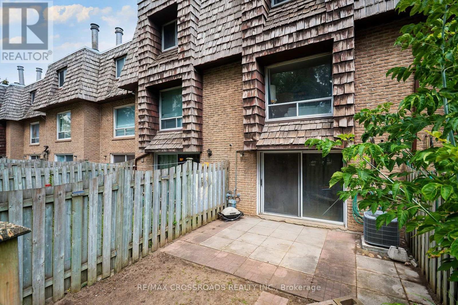 65 - 10 Rodda Boulevard, Toronto, ON - Outdoor