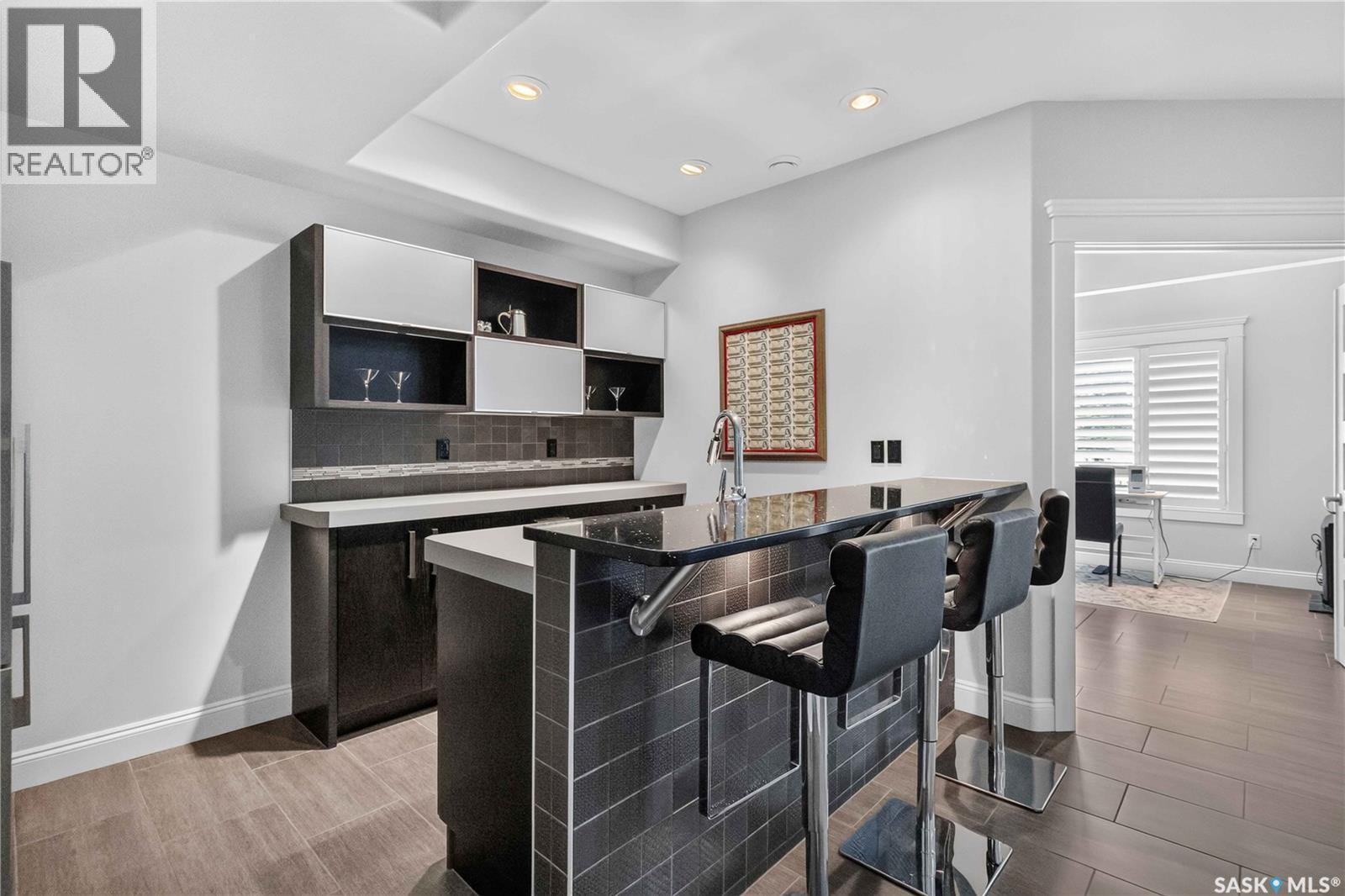 102 602 Cartwright Street, Saskatoon, SK - Indoor Photo Showing Kitchen