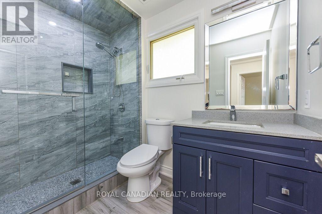 7700 Kittridge Drive, Mississauga, ON - Indoor Photo Showing Bathroom