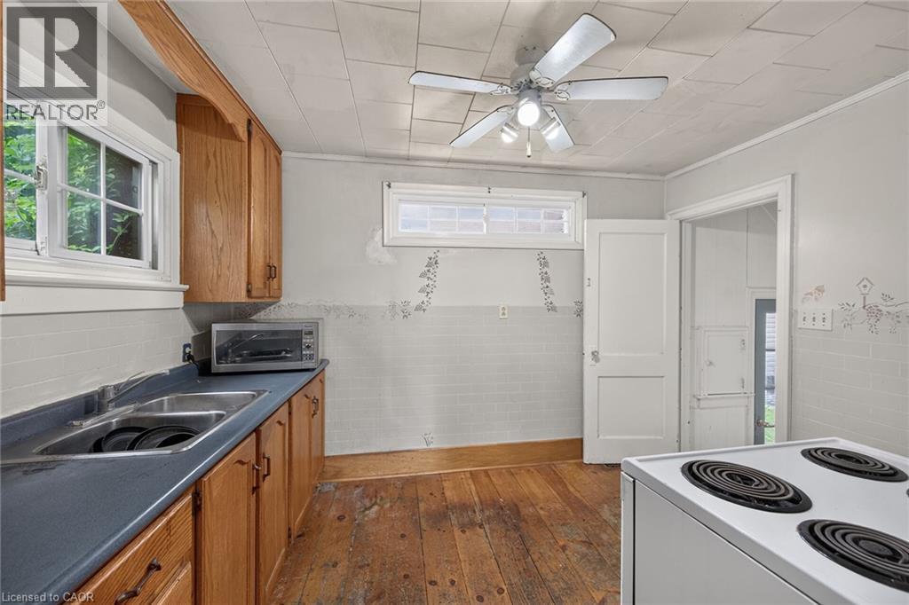 232 Cedar Street, Simcoe, ON - Indoor Photo Showing Kitchen With Double Sink