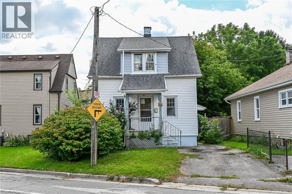 232 Cedar Street, Simcoe, ON - Outdoor