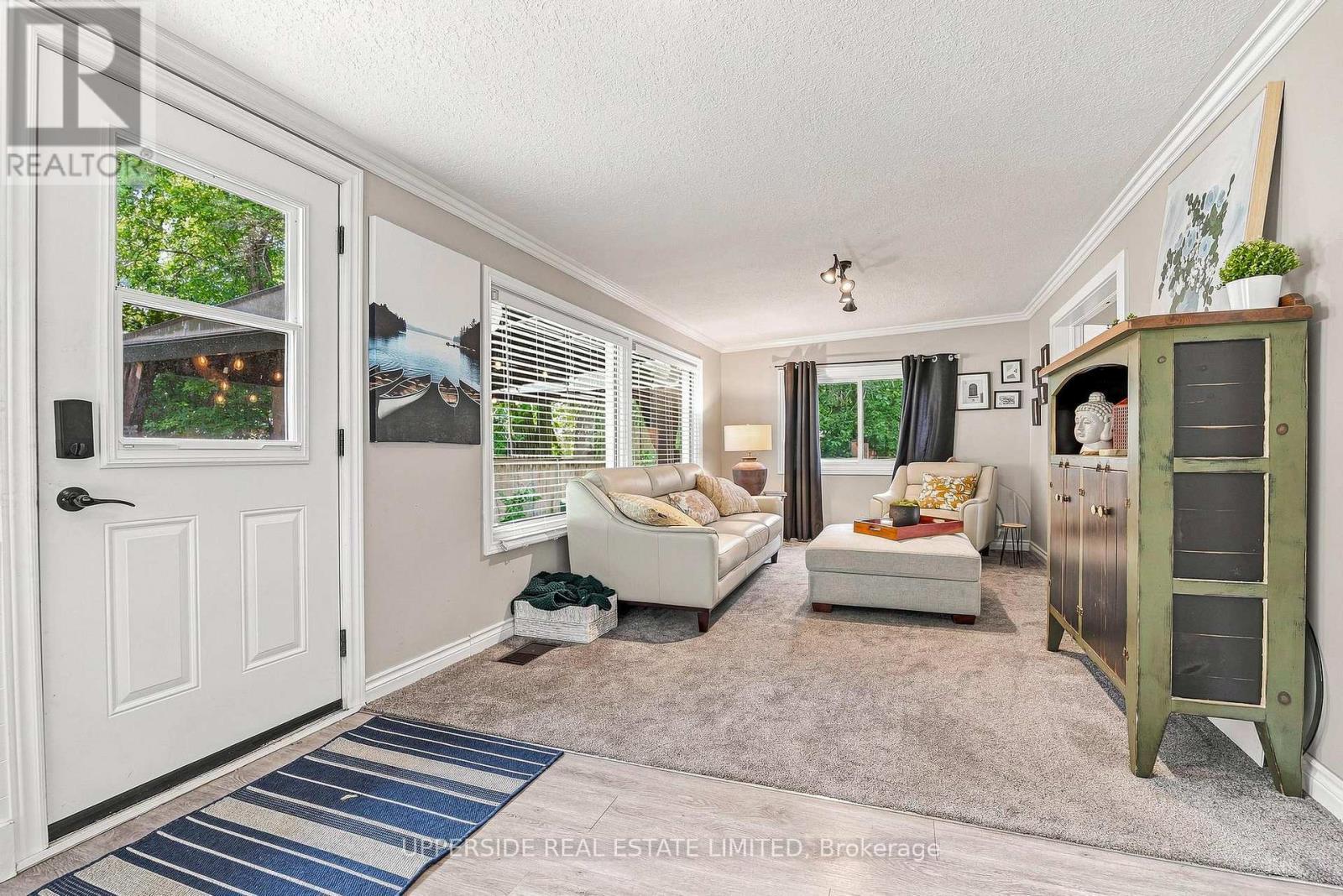 257 Ottawa Street N, Kitchener, ON - Indoor