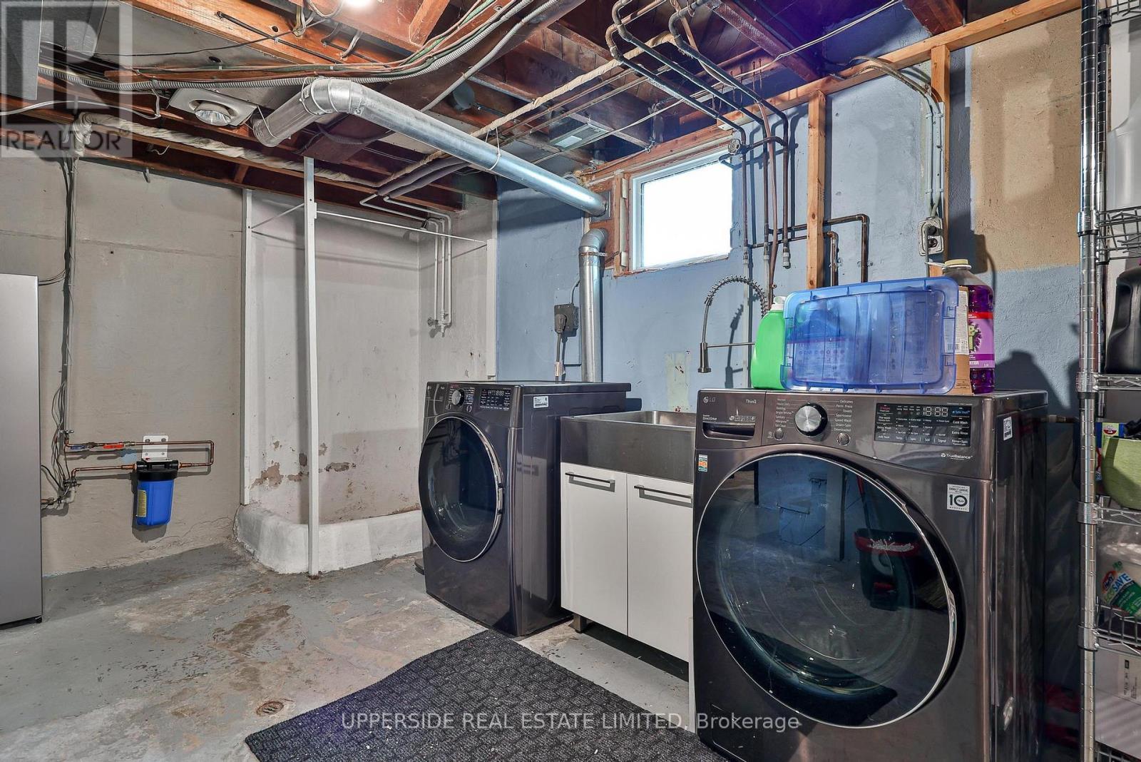 257 Ottawa Street N, Kitchener, ON - Indoor Photo Showing Laundry Room