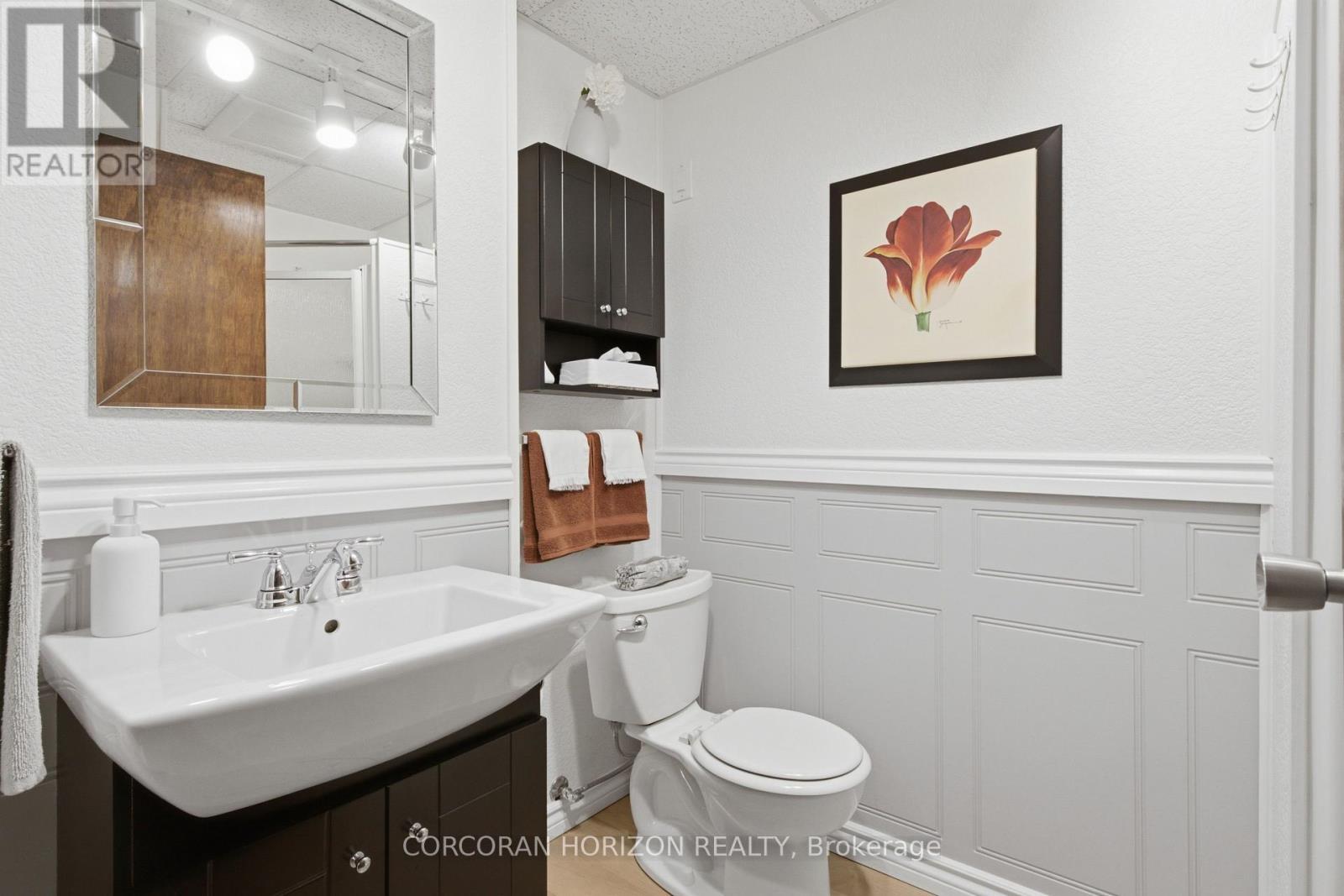 10 Macatee Place, Cambridge, ON - Indoor Photo Showing Bathroom