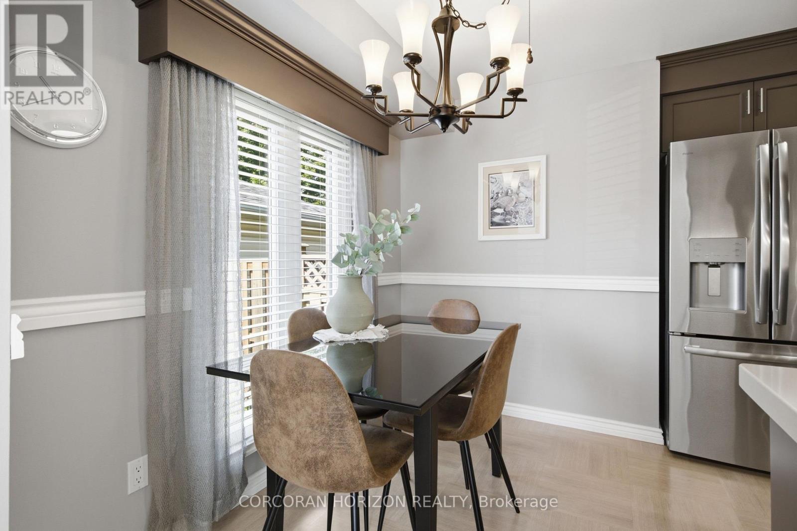 10 Macatee Place, Cambridge, ON - Indoor Photo Showing Dining Room