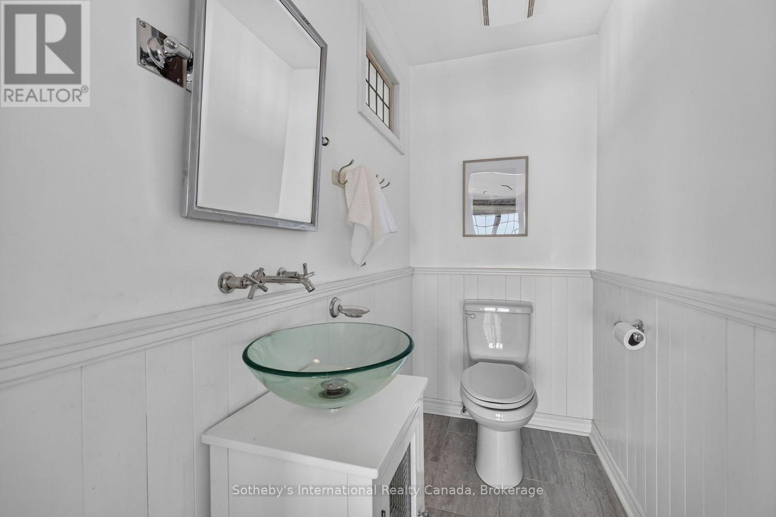 Powder Room - 10 Lundy Lane, Tiny, ON - Indoor Photo Showing Bathroom
