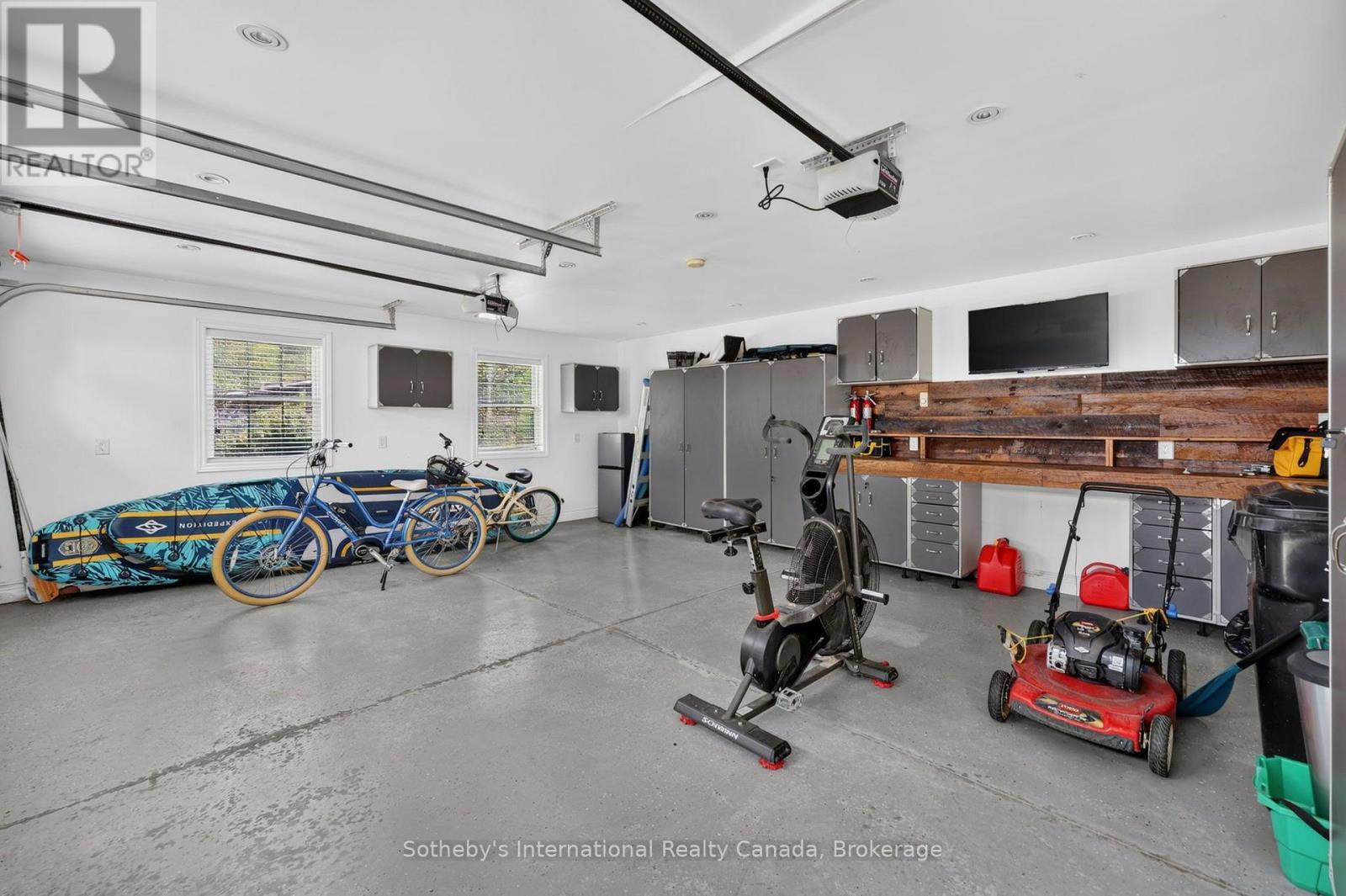2 Car Garage - 10 Lundy Lane, Tiny, ON - Indoor