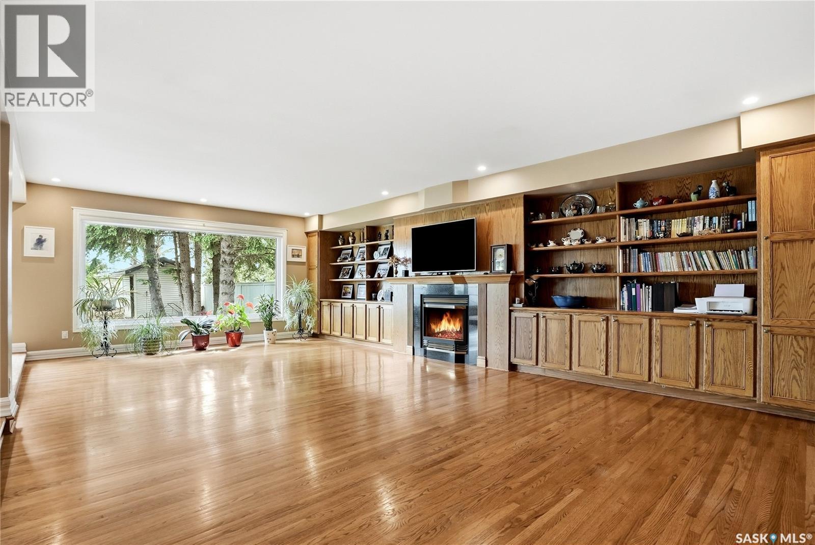 130 Mulcaster Crescent, Saskatoon, SK - Indoor With Fireplace