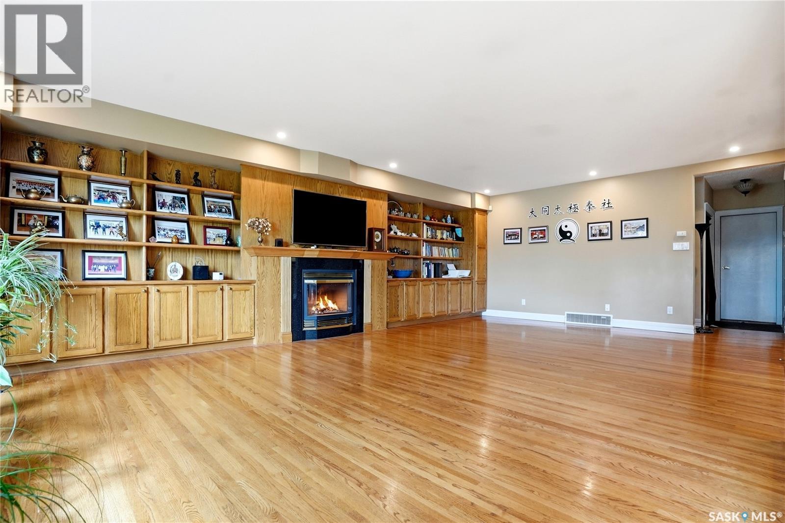130 Mulcaster Crescent, Saskatoon, SK - Indoor With Fireplace