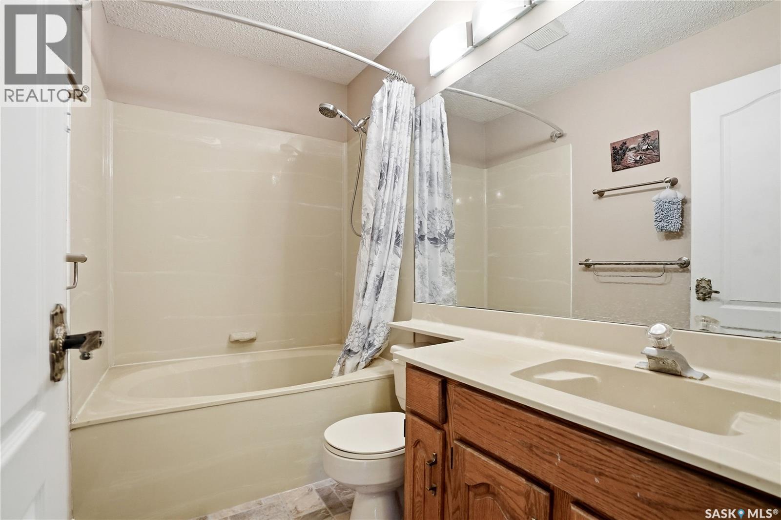 130 Mulcaster Crescent, Saskatoon, SK - Indoor Photo Showing Bathroom