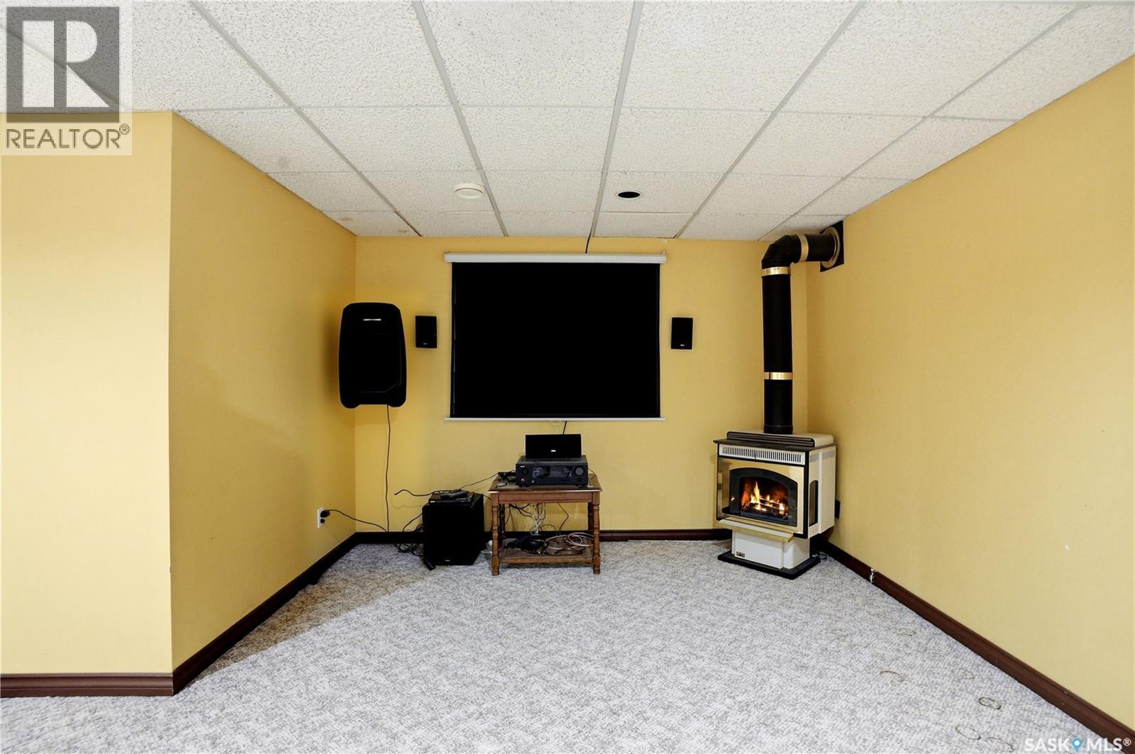 130 Mulcaster Crescent, Saskatoon, SK - Indoor Photo Showing Other Room