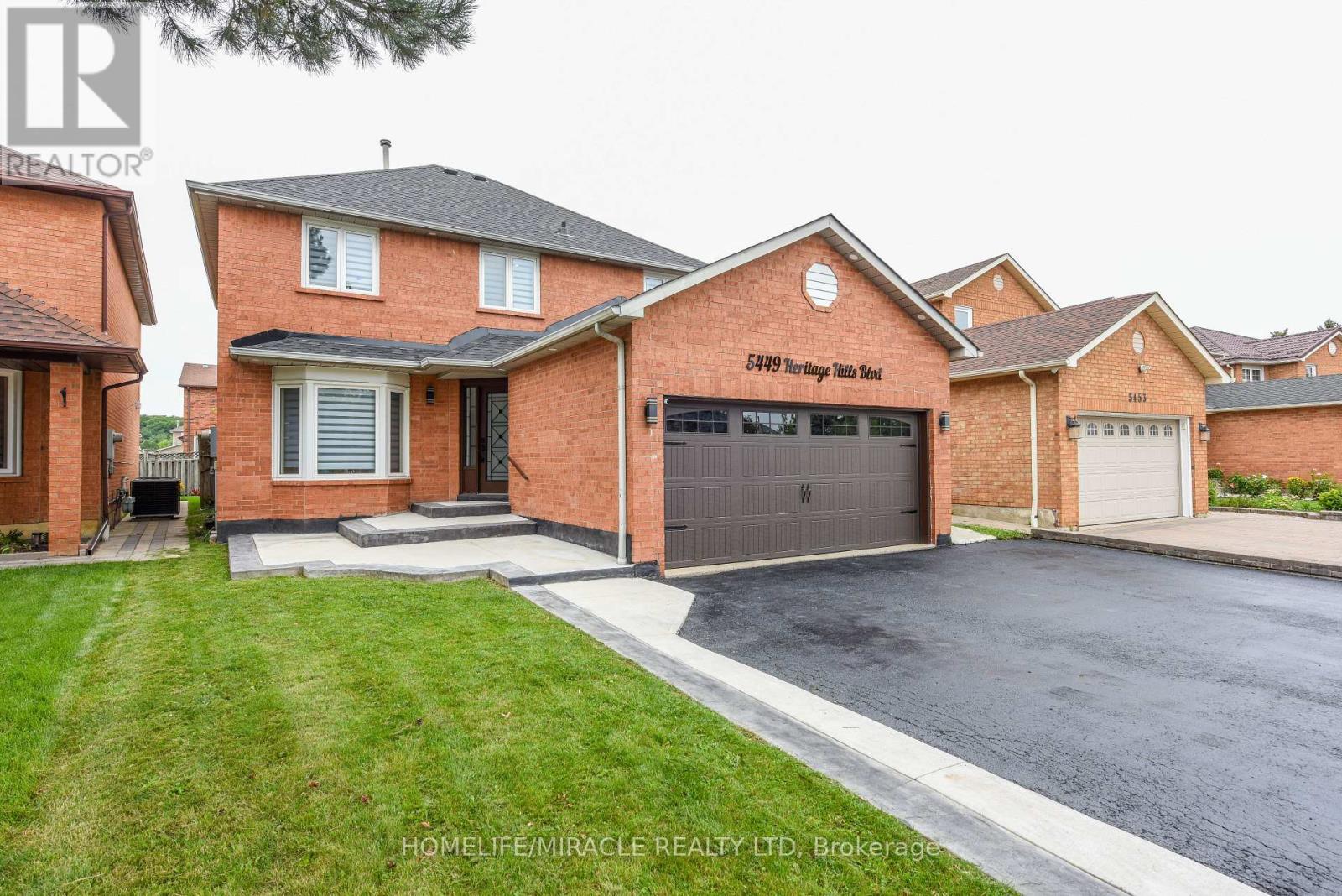 5449 Heritage Hills Boulevard, Mississauga, ON - Outdoor