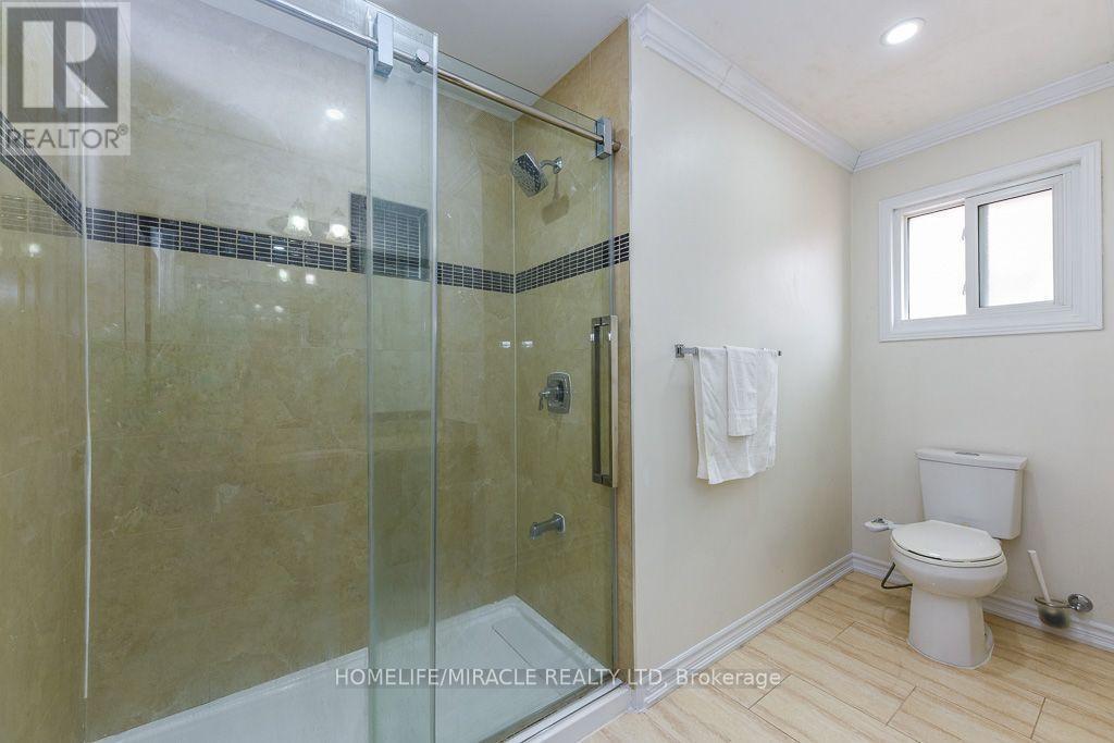 5449 Heritage Hills Boulevard, Mississauga, ON - Indoor Photo Showing Bathroom