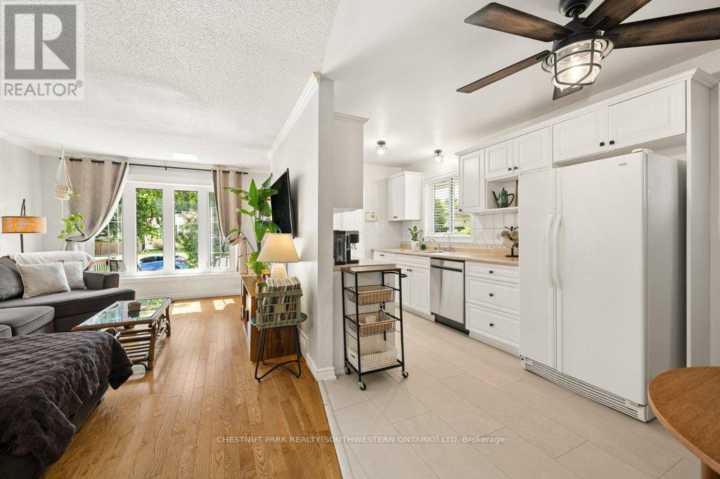 94 Monteagle Crescent, Kitchener, ON - Indoor Photo Showing Kitchen