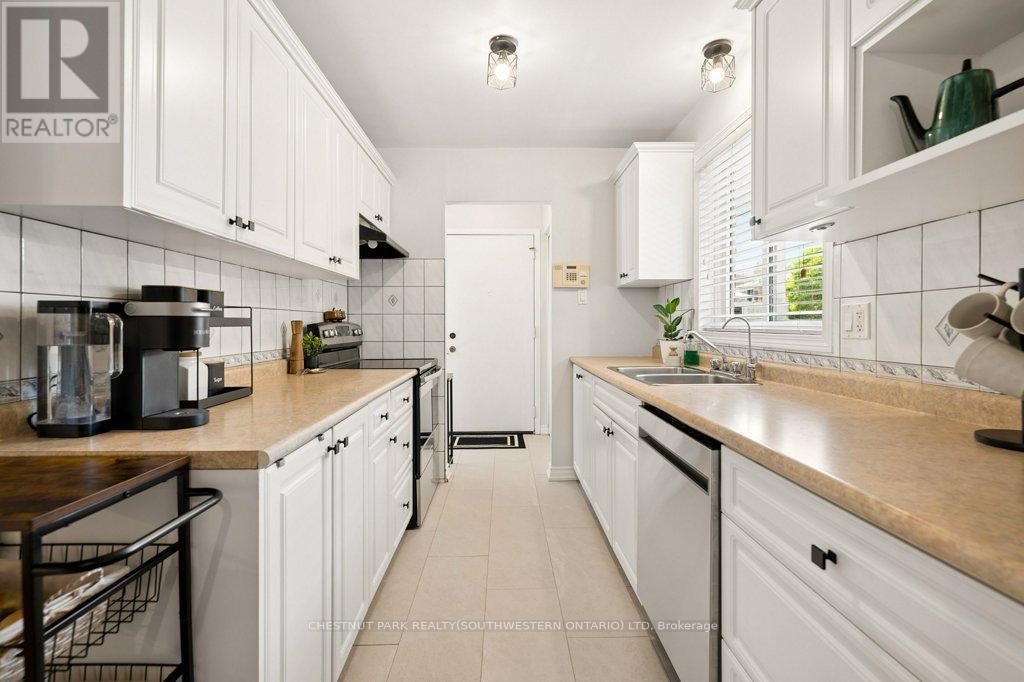 94 Monteagle Crescent, Kitchener, ON - Indoor Photo Showing Kitchen With Double Sink