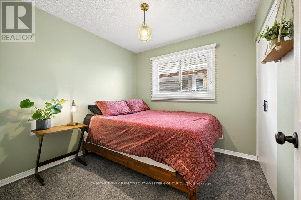 94 Monteagle Crescent, Kitchener, ON - Indoor Photo Showing Bedroom