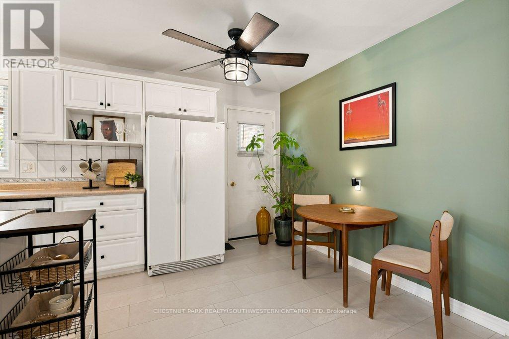 94 Monteagle Crescent, Kitchener, ON - Indoor Photo Showing Dining Room