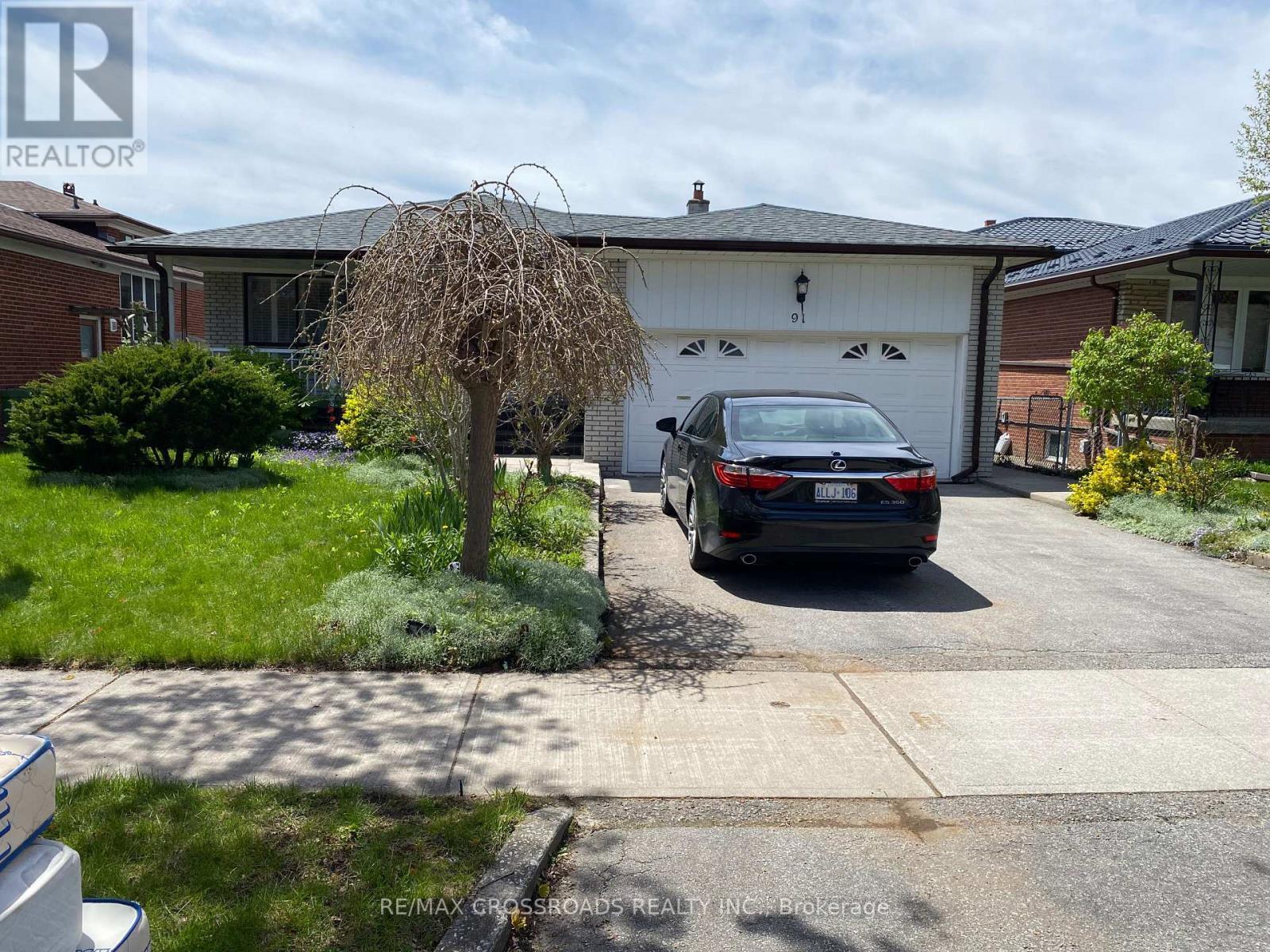 91 Bickerton Crescent, Toronto, ON - Outdoor